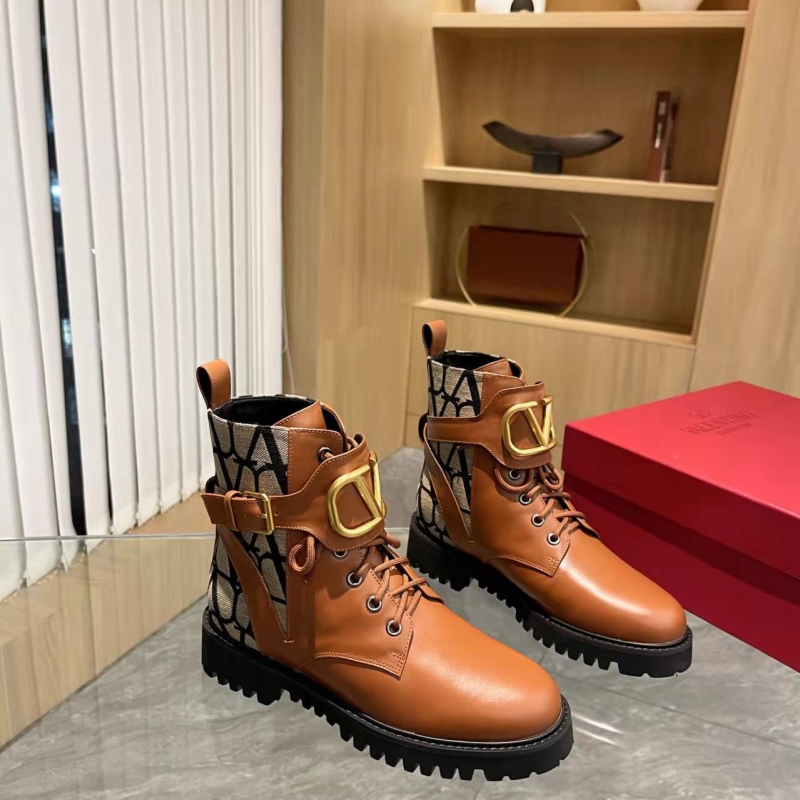 Va1e*ntin0 boots